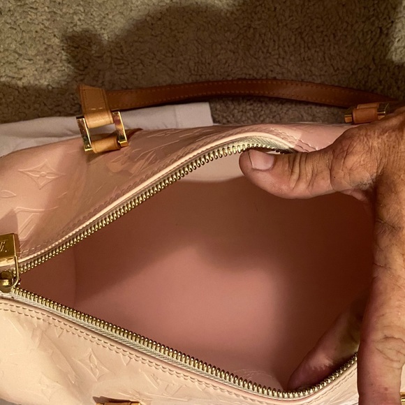 V Marshmallow Monogram Vermis Bedford Bag - Picture 8 of 11